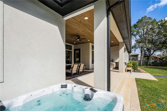 2406 Geneseo Oaks, New Braunfels, TX 78132