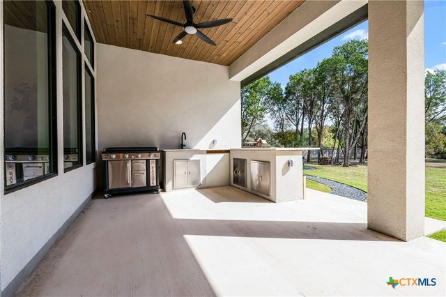 2406 Geneseo Oaks, New Braunfels, TX 78132