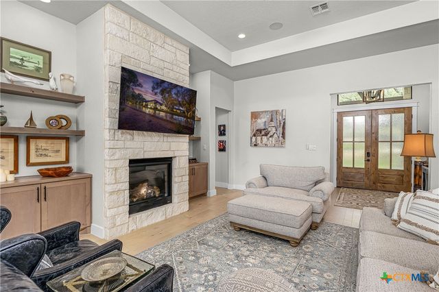 2406 Geneseo Oaks, New Braunfels, TX 78132