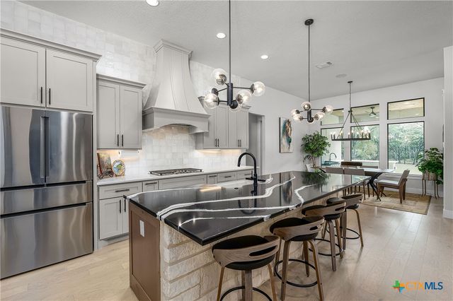 2406 Geneseo Oaks, New Braunfels, TX 78132