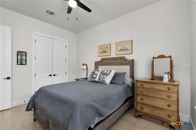 2406 Geneseo Oaks, New Braunfels, TX 78132