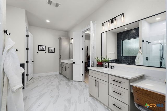 2406 Geneseo Oaks, New Braunfels, TX 78132