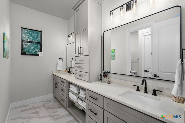 2406 Geneseo Oaks, New Braunfels, TX 78132