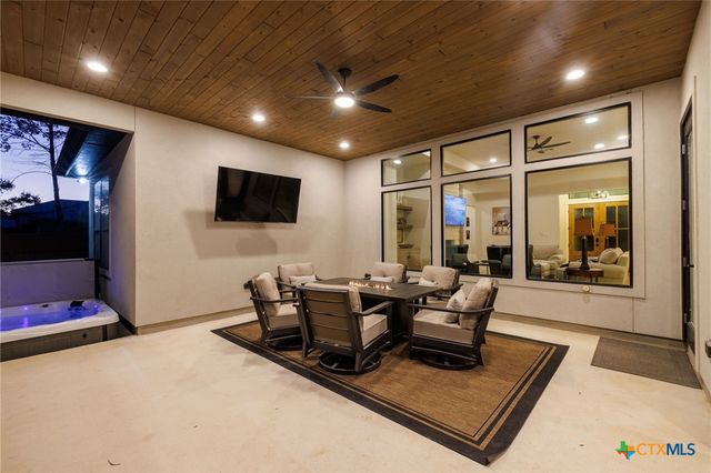 2406 Geneseo Oaks, New Braunfels, TX 78132