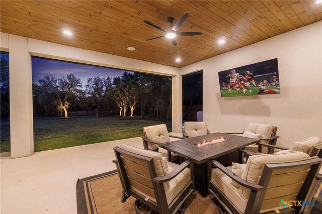 2406 Geneseo Oaks, New Braunfels, TX 78132