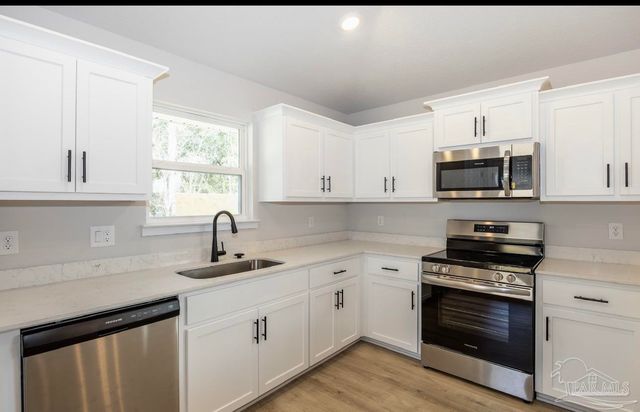 5322 Hidden Pines Cir, Milton, FL 32583