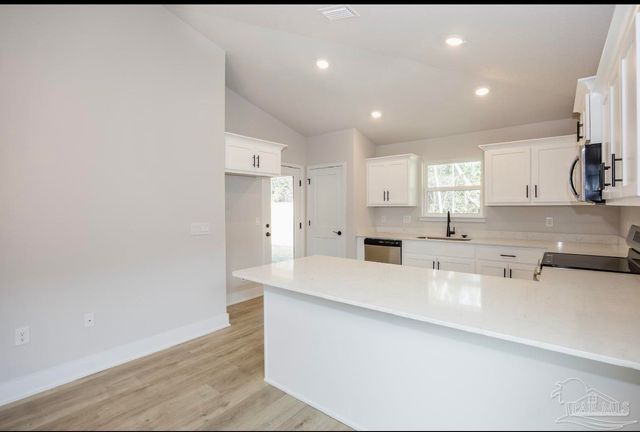 5322 Hidden Pines Cir, Milton, FL 32583