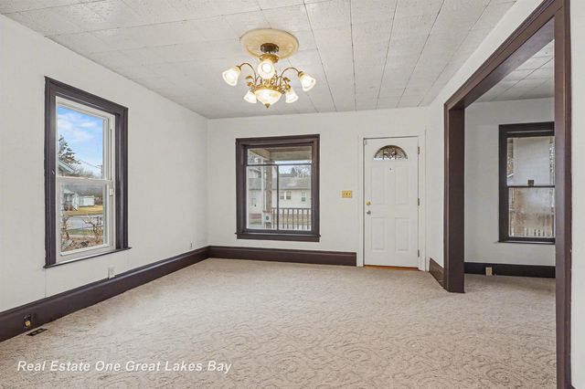 623 N Woodbridge Street, Saginaw, MI 48602