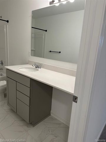 51051 Baileys Landing, Canton, MI 48187