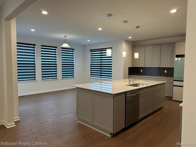 51051 Baileys Landing, Canton, MI 48187