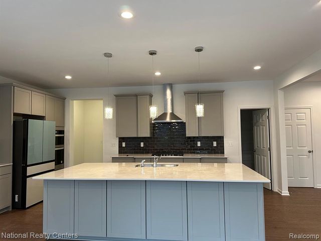 51051 Baileys Landing, Canton, MI 48187
