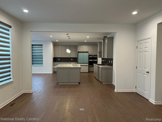 51051 Baileys Landing, Canton, MI 48187