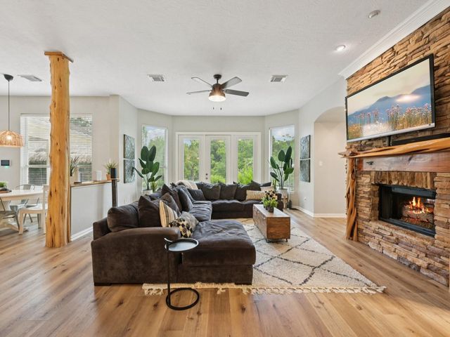 2037 Lakeside Drive, Seabrook, TX 77586