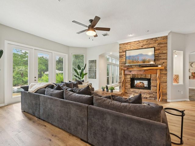 2037 Lakeside Drive, Seabrook, TX 77586