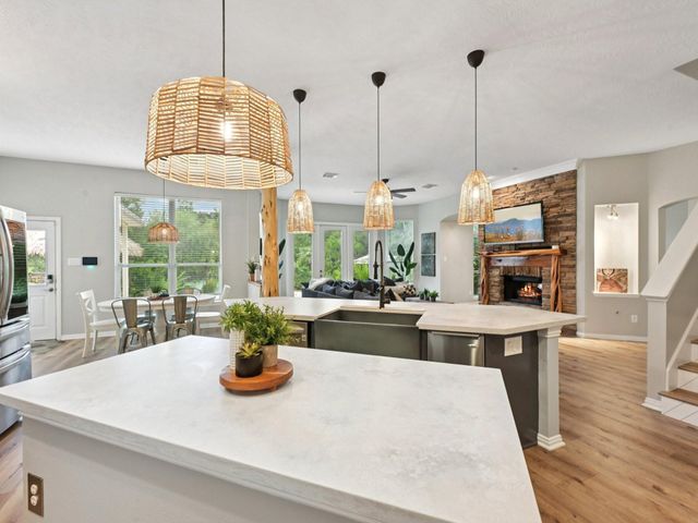 2037 Lakeside Drive, Seabrook, TX 77586