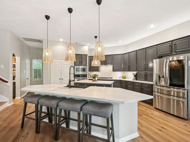 2037 Lakeside Drive, Seabrook, TX 77586