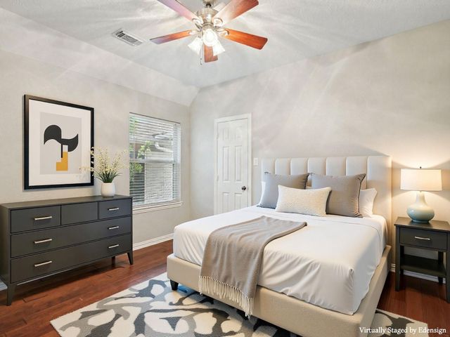 2037 Lakeside Drive, Seabrook, TX 77586