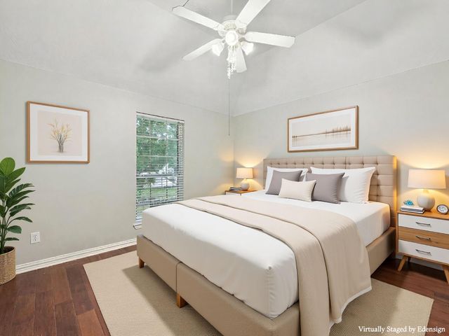 2037 Lakeside Drive, Seabrook, TX 77586