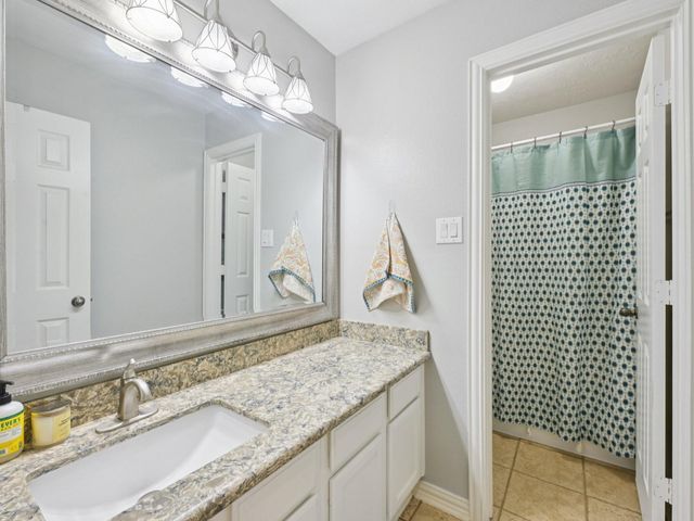 2037 Lakeside Drive, Seabrook, TX 77586