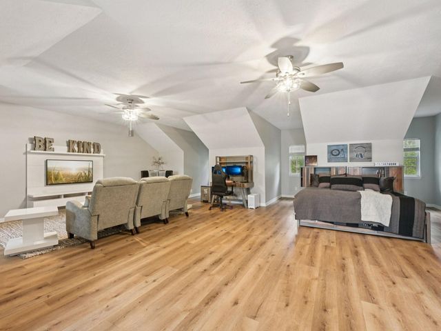 2037 Lakeside Drive, Seabrook, TX 77586