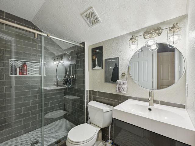 2037 Lakeside Drive, Seabrook, TX 77586