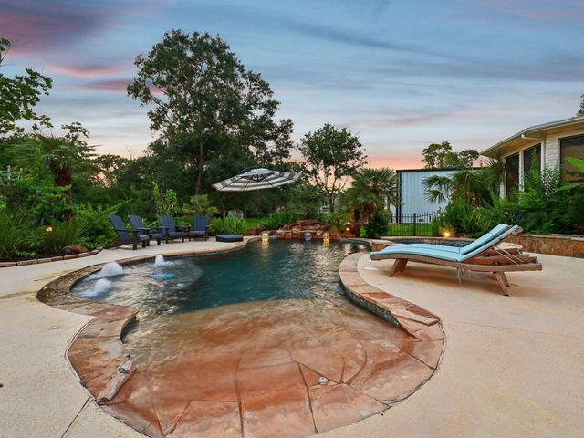 2037 Lakeside Drive, Seabrook, TX 77586