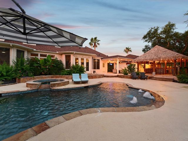 2037 Lakeside Drive, Seabrook, TX 77586