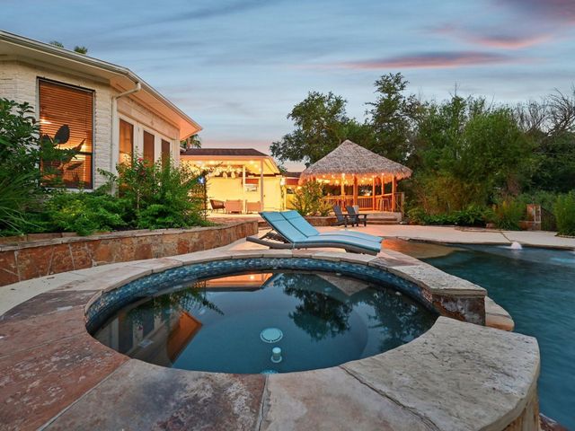 2037 Lakeside Drive, Seabrook, TX 77586