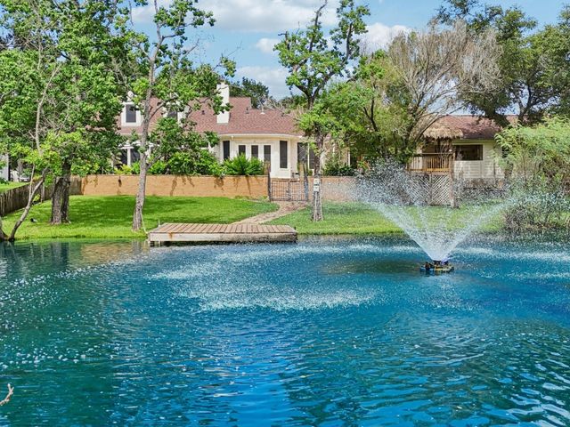 2037 Lakeside Drive, Seabrook, TX 77586