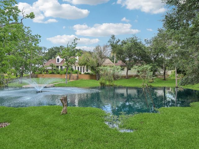 2037 Lakeside Drive, Seabrook, TX 77586