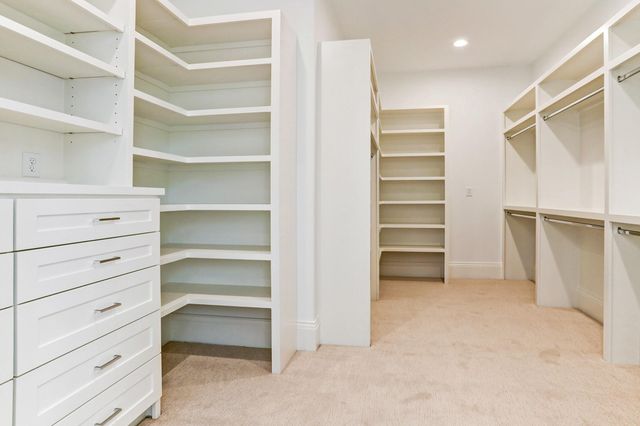 1050 W 42nd Street, Houston, TX 77018