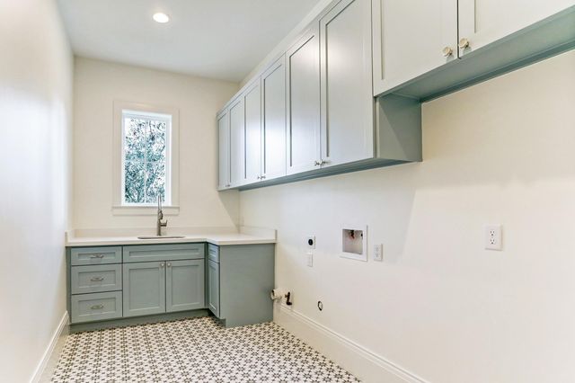 1050 W 42nd Street, Houston, TX 77018