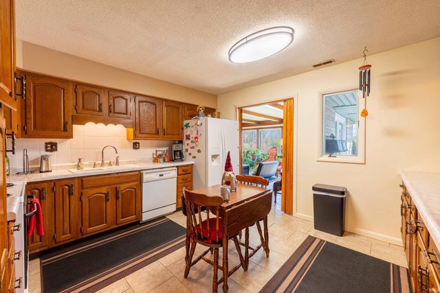 3011 W Stradling Drive, Muncie, IN 47304