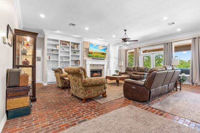 840 Winding Trail, Crawford, TX 76638