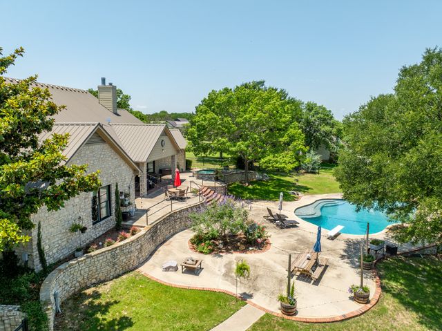 840 Winding Trail, Crawford, TX 76638