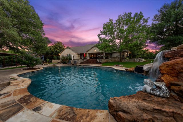 840 Winding Trail, Crawford, TX 76638