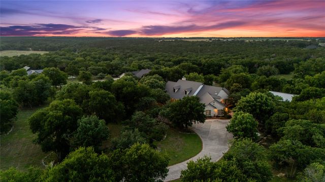 840 Winding Trail, Crawford, TX 76638