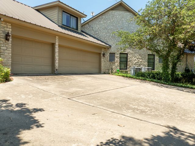840 Winding Trail, Crawford, TX 76638