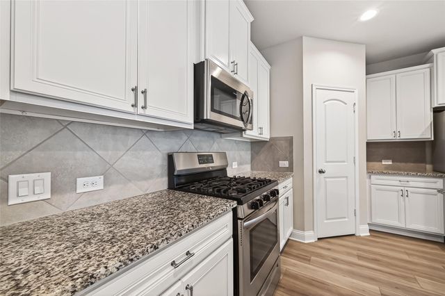 2350 Strong Horse Drive, Conroe, TX 77301