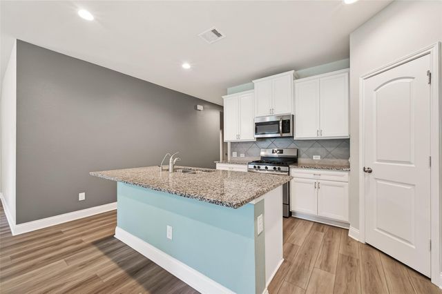 2350 Strong Horse Drive, Conroe, TX 77301