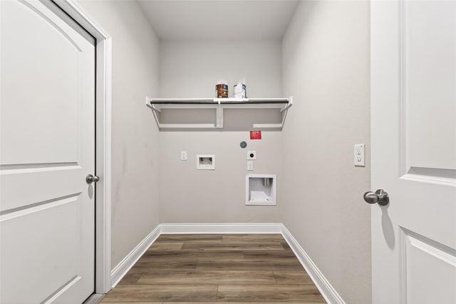 2350 Strong Horse Drive, Conroe, TX 77301