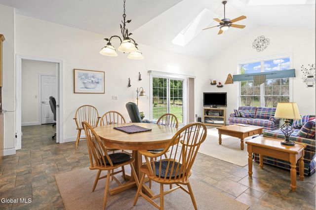 1032 Di Bella Drive, Guilderland, NY 12303