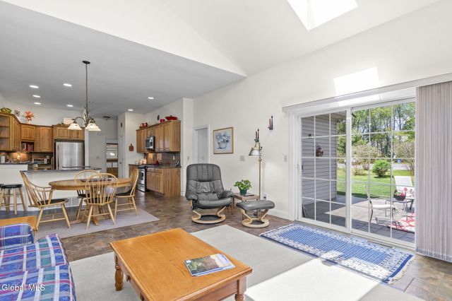 1032 Di Bella Drive, Guilderland, NY 12303