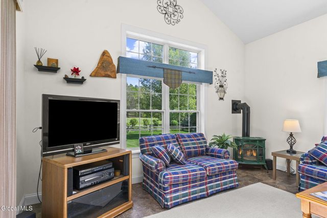 1032 Di Bella Drive, Guilderland, NY 12303
