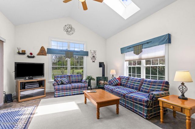 1032 Di Bella Drive, Guilderland, NY 12303