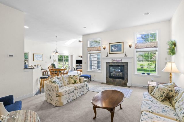 1032 Di Bella Drive, Guilderland, NY 12303