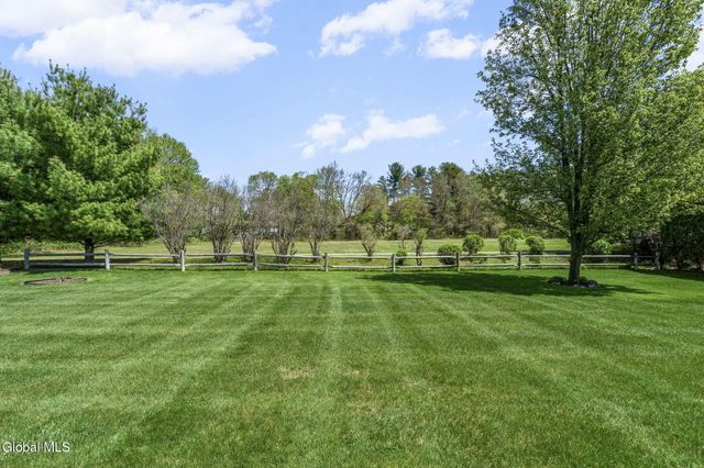 1032 Di Bella Drive, Guilderland, NY 12303