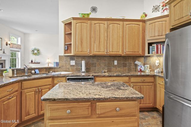 1032 Di Bella Drive, Guilderland, NY 12303