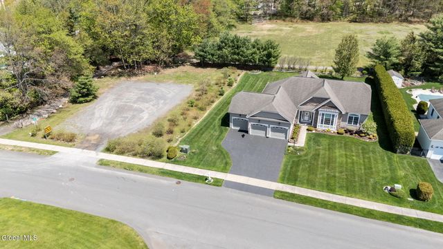 1032 Di Bella Drive, Guilderland, NY 12303