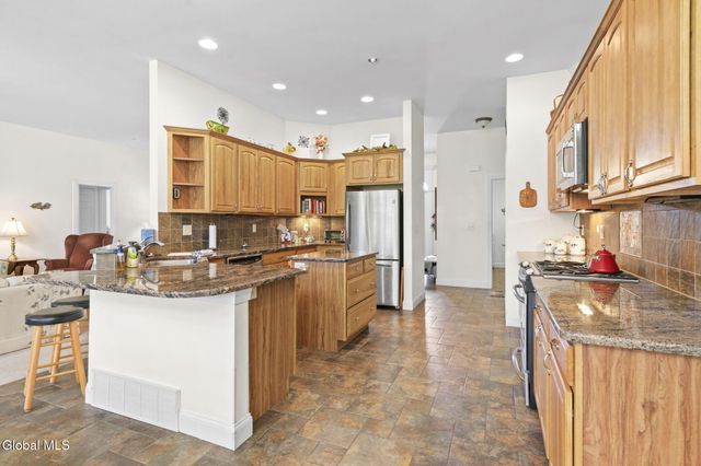 1032 Di Bella Drive, Guilderland, NY 12303